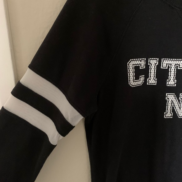 A&F “City of NY” Crewneck - Picture 2 of 3